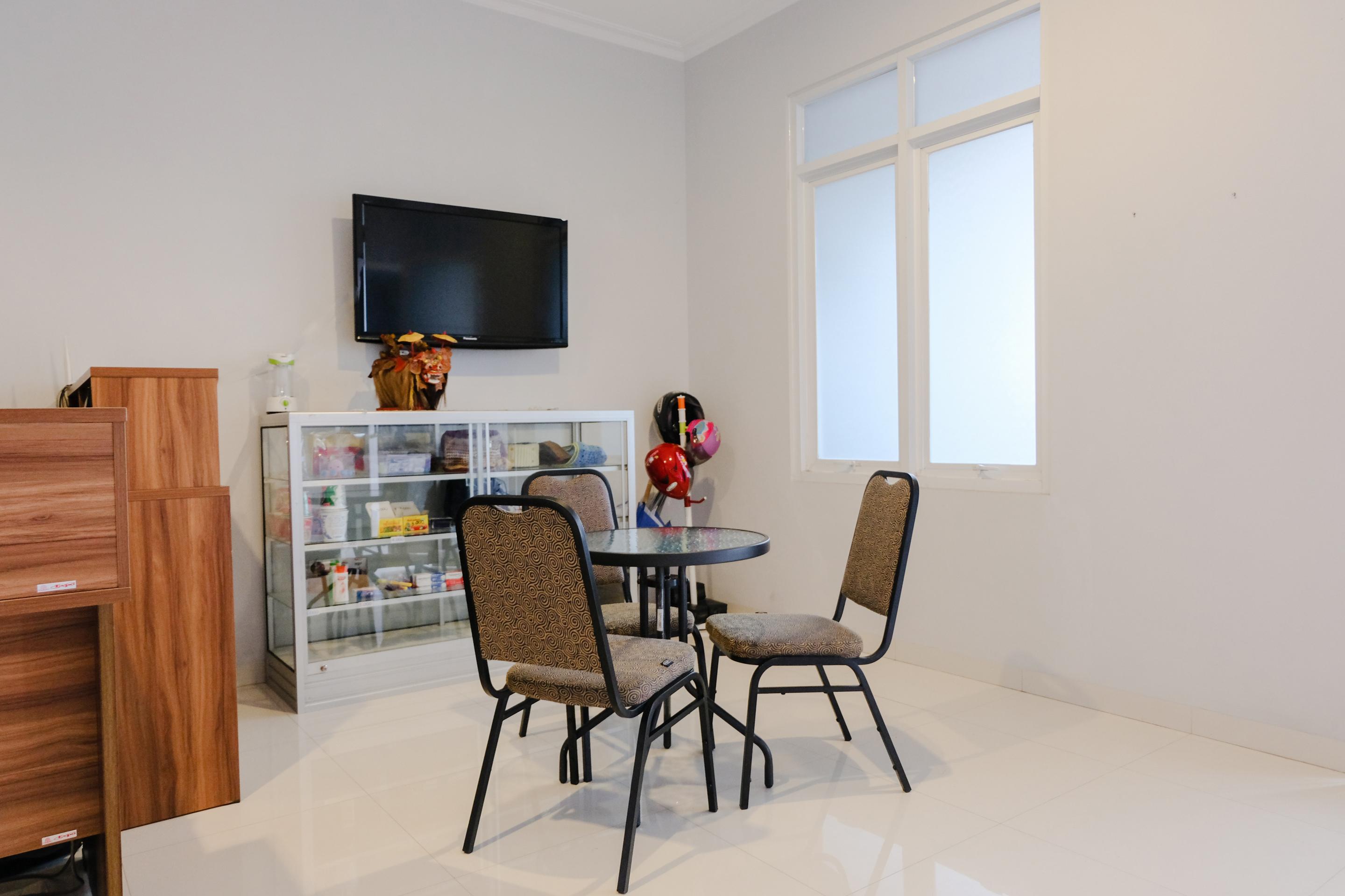 Super Oyo 995 Alice'S Homestay Syariah Jembel Exteriér fotografie